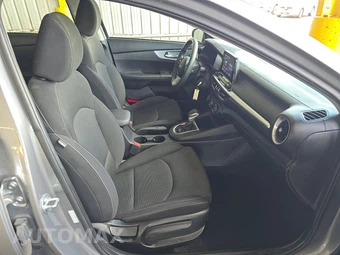 2023 Kia Forte LXS – miniatura 8