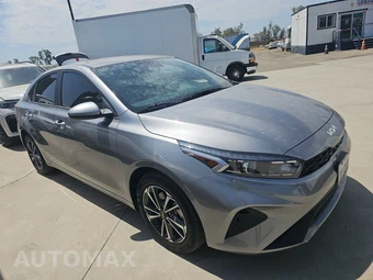 2023 Kia Forte LXS - miniatura 3