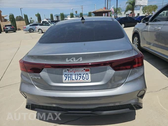 2023 Kia Forte LXS - miniatura 5
