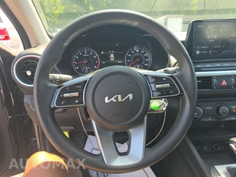 2023 Kia Forte LXS - miniatura 10