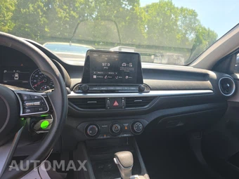 2023 Kia Forte LXS - miniatura 11