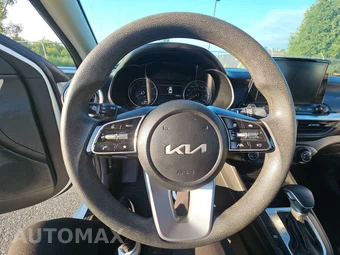2023 Kia Forte LXS - miniatura 10