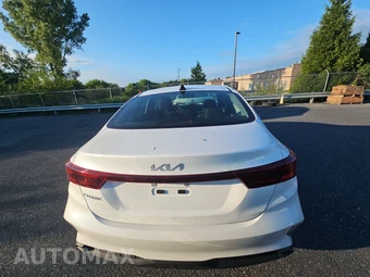 2023 Kia Forte LXS - miniatura 5