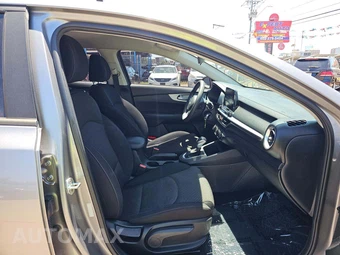 2023 Kia Forte LXS - miniatura 18