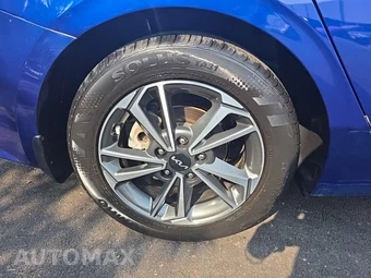 2023 Kia Forte LXS - miniatura 10