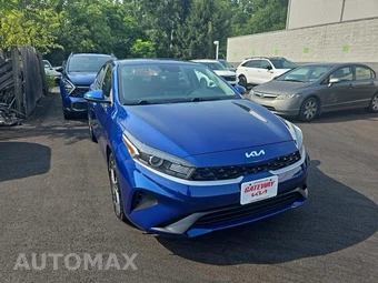 2023 Kia Forte LXS - miniatura 3