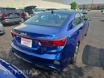 2023 Kia Forte LXS - miniatura 4