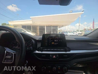 2023 Kia Forte LXS - miniatura 10