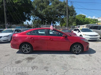 2023 Kia Forte LXS - miniatura 4