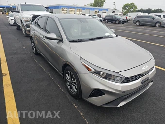 2023 Kia Forte LXS - miniatura 3