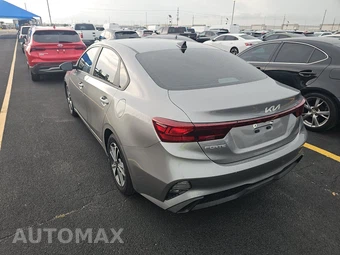 2023 Kia Forte LXS - miniatura 6