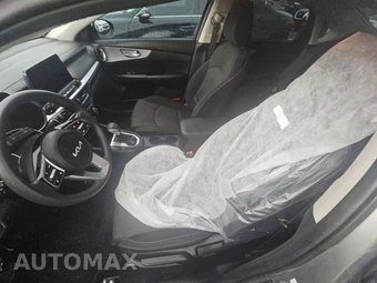 2023 Kia Forte LXS - miniatura 7