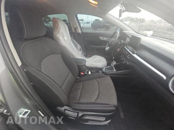 2023 Kia Forte LXS - miniatura 8