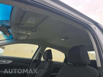 2023 Kia Forte LXS – miniatura 11