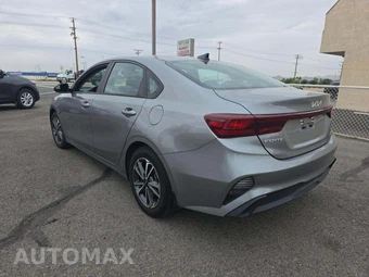 2023 Kia Forte LXS – miniatura 2