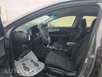 2023 Kia Forte LXS – miniatura 6