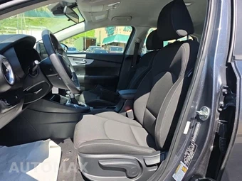 2023 Kia Forte LXS – miniatura 13