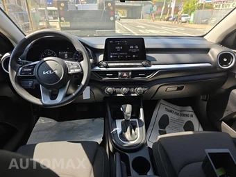 2023 Kia Forte LXS – miniatura 14