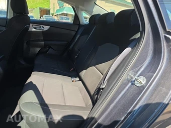 2023 Kia Forte LXS – miniatura 16