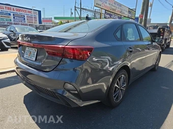 2023 Kia Forte LXS – miniatura 4