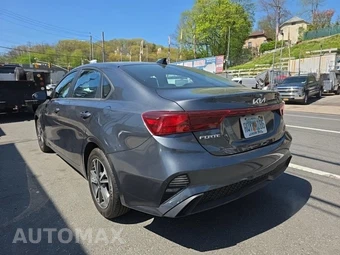 2023 Kia Forte LXS – miniatura 6