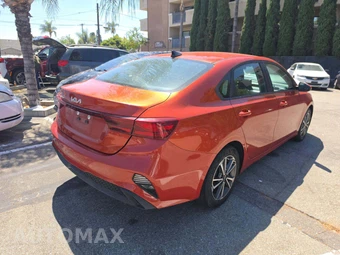 2023 Kia Forte LXS – miniatura 3