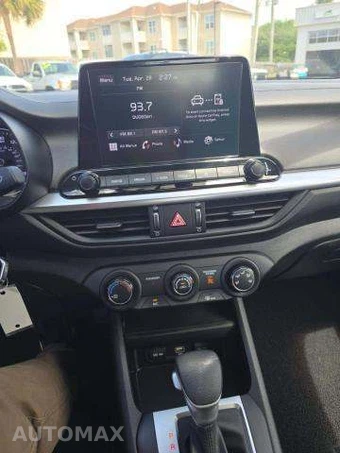 2023 Kia Forte LXS - miniatura 11