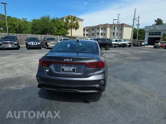 2023 Kia Forte LXS - miniatura 4