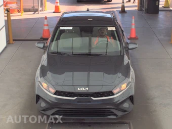 2023 Kia Forte LXS – miniatura 2