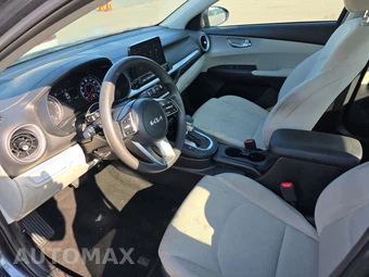 2023 Kia Forte LXS – miniatura 7
