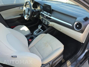 2023 Kia Forte LXS – miniatura 8