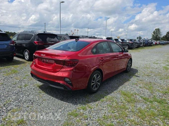 2023 Kia Forte LXS - miniatura 3