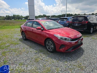 2023 Kia Forte LXS - miniatura 4