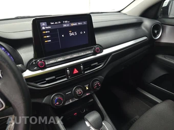 2023 Kia Forte LXS – miniatura 11