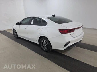 2023 Kia Forte LXS – miniatura 6