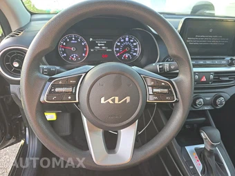 2023 Kia Forte LXS – miniatura 10