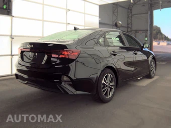 2023 Kia Forte LXS – miniatura 4
