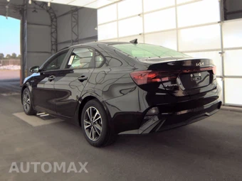 2023 Kia Forte LXS – miniatura 6