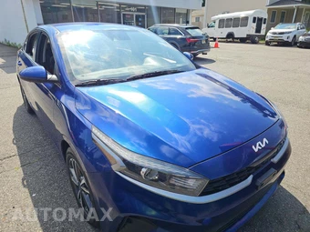 2023 Kia Forte LXS - miniatura 4