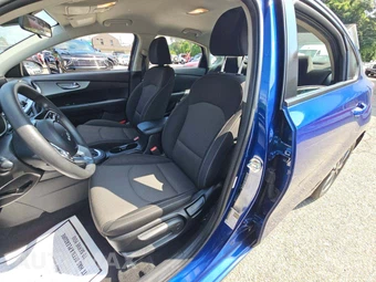2023 Kia Forte LXS - miniatura 6