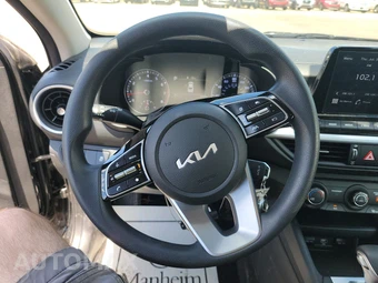2023 Kia Forte LXS - miniatura 10
