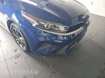 2023 Kia Forte LXS - miniatura 18