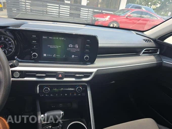 2023 Kia K5 LXS - miniatura 10