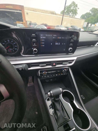 2023 Kia K5 LXS – miniatura 10