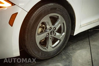 2023 Kia K5 LXS - miniatura 3