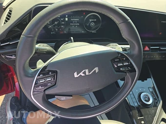 2023 Kia Niro EV Wind – miniatura 10