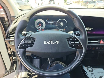2023 Kia Niro EV Wind - miniatura 10