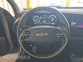 2023 Kia Niro EV Wind – miniatura 10