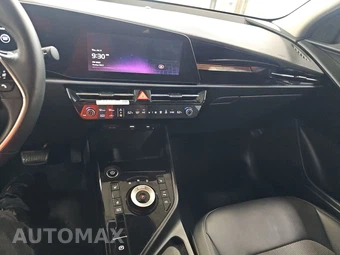 2023 Kia Niro EV Wind - miniatura 11