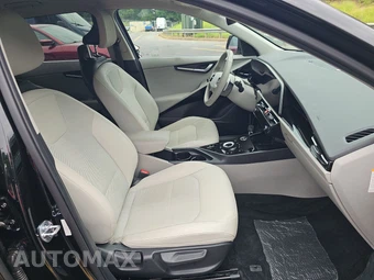 2023 Kia Niro EV Wind – miniatura 8